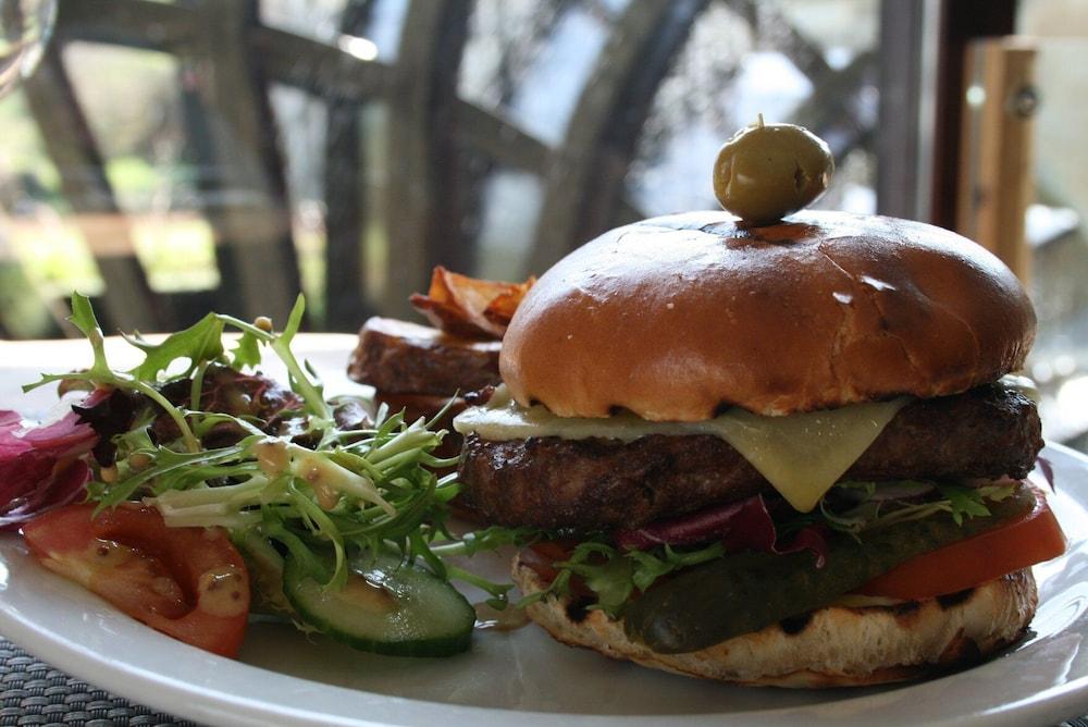 באת' Old Mill Hotel & Lodge מראה חיצוני תמונה