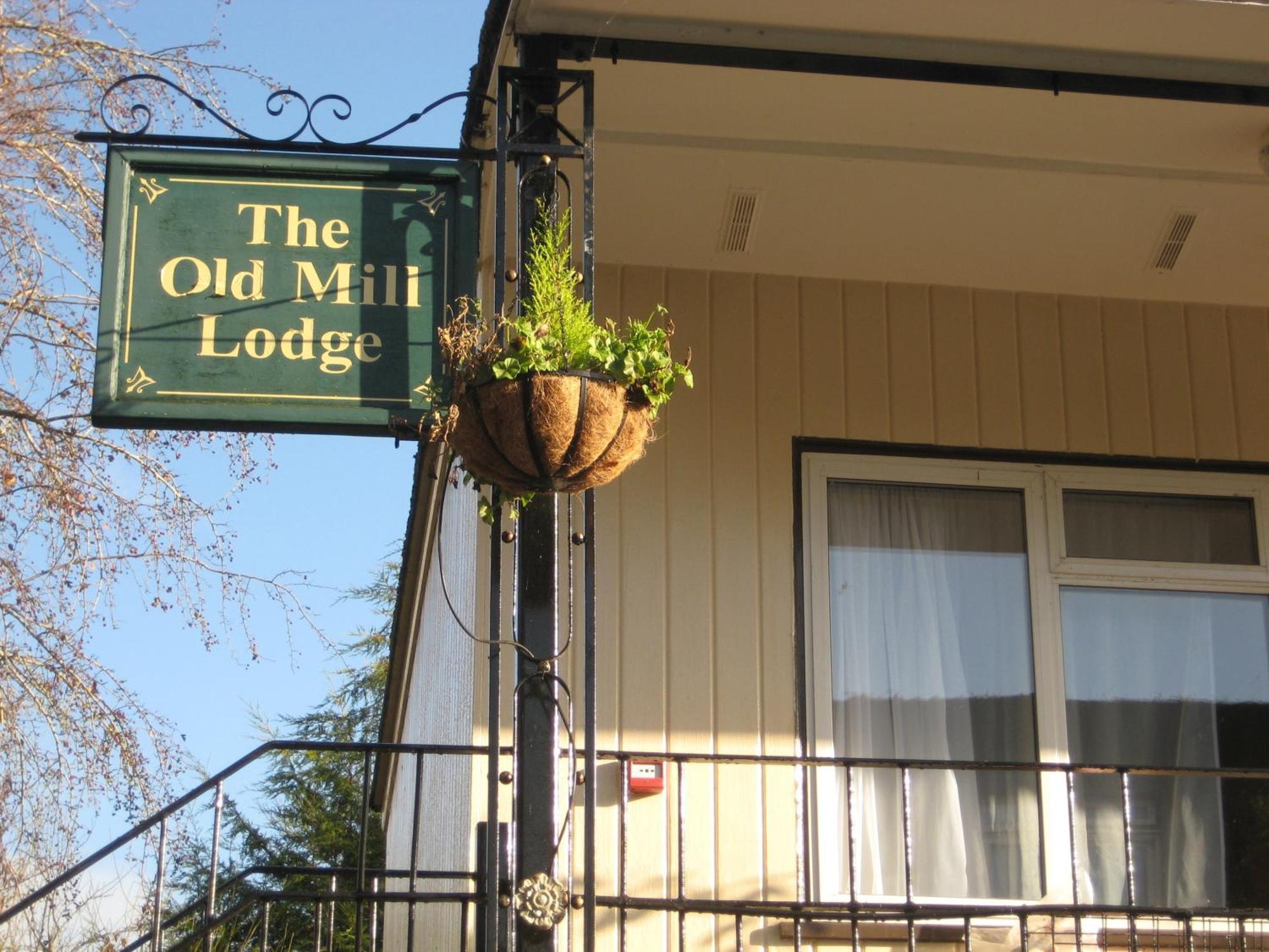 באת' Old Mill Hotel & Lodge מראה חיצוני תמונה